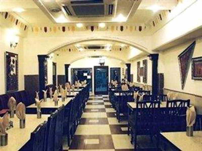 Hotel Swati Дели Ресторан фото